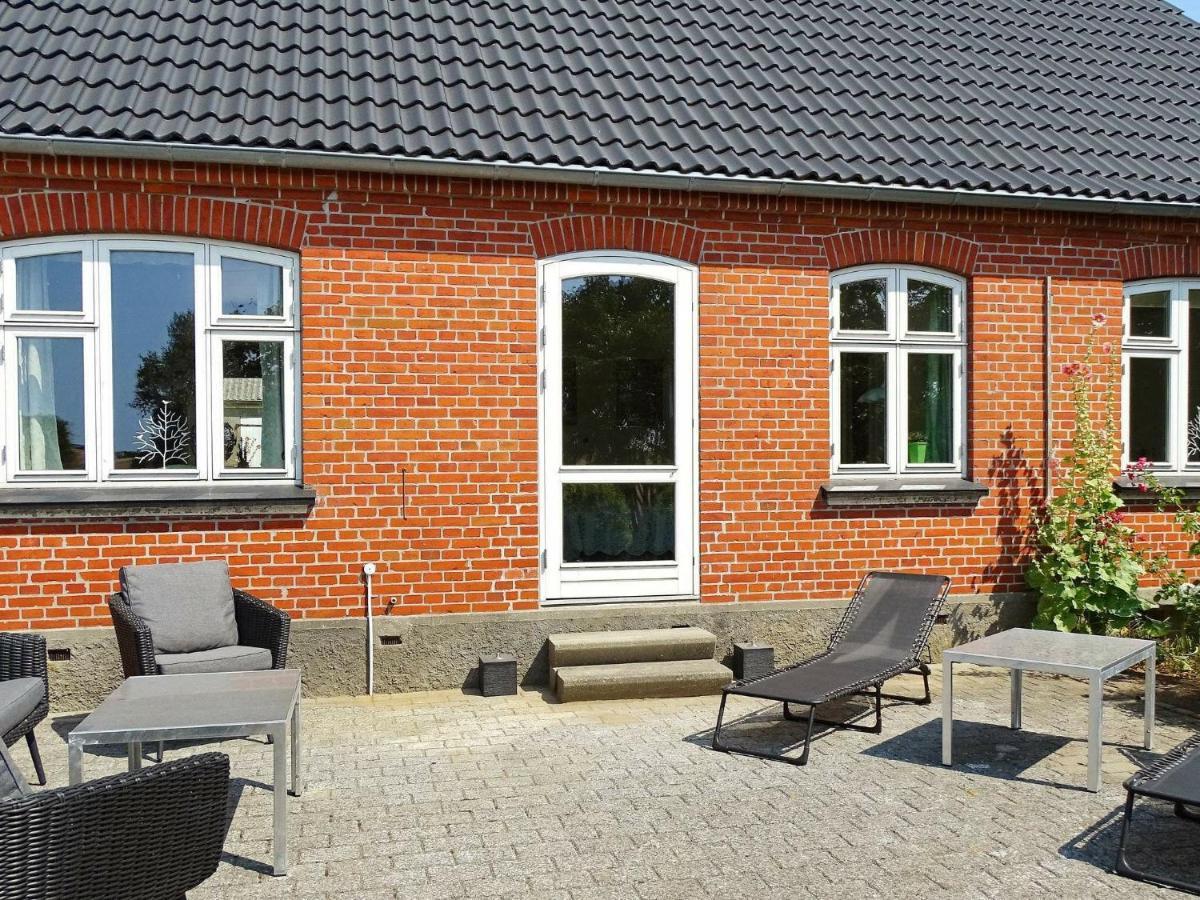14 Person Holiday Home In R Sk Bing Aeroskobing Room photo