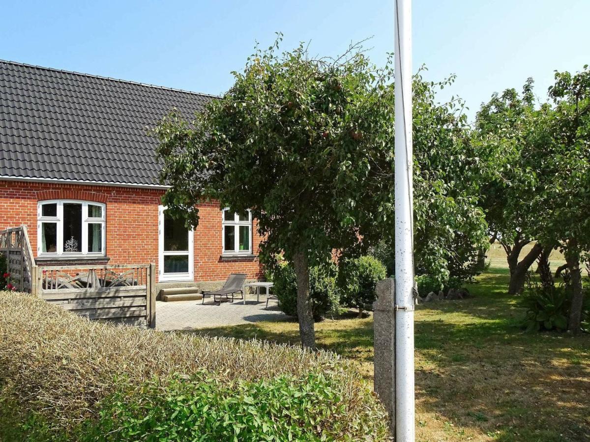 14 Person Holiday Home In R Sk Bing Aeroskobing Room photo